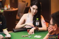 扑克技巧：终极蛇皮上帝视角之梭哈的稳打技巧