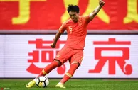 足球资讯：韦世豪为出战国足购新装备 可惜“穿新鞋走老路”