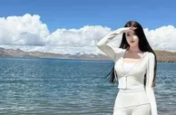 在海边｜你喜欢看制服还是泳装