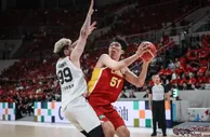 国家队俱乐部双线受挫 杨瀚森职业生涯进入至暗时刻？