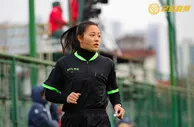 玩球资讯：美女执法抢镜足金决赛 芳华之年已是国家级裁判