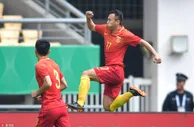 足球赛报：中国杯-国足1-4捷克垫底 4分钟连丢3球又崩盘