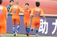 足球资讯：金敬道蜕变8分钟2球 鲁能三连胜或成争冠黑马？