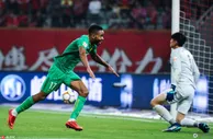 足球综述：一方3-0恒大中超首胜 上港1-2国安两连败
