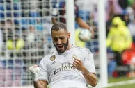 足球赛报：4-0大胜！皇马继续疯狂：5巨星轮番爆发 最后30分钟走过场