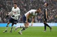 足球赛报：英超-凯恩阿里连入2球 热刺2-1逆转 近4轮3场取胜