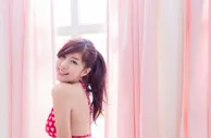 玩球花边：凉感美人辜莞允双峰出镜，露乳沟是基本礼仪