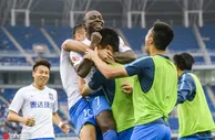 足球赛报：中超-泰达2-1复仇苏宁取主场连胜 阿7吊射李昂世界波