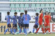足球赛报：东亚杯-中国女足0-3负日本提前无缘争冠 日本队长戴帽