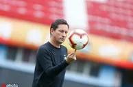 足球资讯：国安主帅施密特下课 前里昂主帅今日来京接任