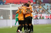 足球赛报：英超亚洲杯-狼队4-0纽卡晋级决赛 若塔双响华裔小将亮相
