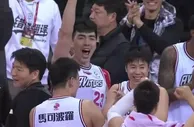篮球资讯：CBA历史上最远绝杀球诞生！连对方主教练都服了：球进得很漂亮