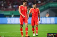 足球赛报：中国杯-国足0-1泰国无缘决赛 卡帅带队开门黑李磊伤退
