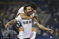 玩球综述：鲁能五球战胜申花 上港仍落后恒大5分