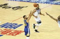 玩球资讯：2017NBA中国赛难忘瞬间 库里场内外都是主角