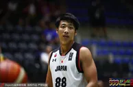 玩球网报：战夺冠大热门砍13分 日本华裔猛将闪耀亚洲杯