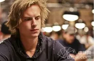 扑克新闻：Viktor Blom事业迎转机 上半年亏损已减半