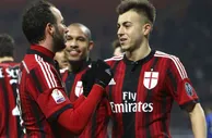 玩球赛报：米兰2-1萨索洛，德容绝杀