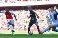 玩球赛报：英超-沃尔科特吉鲁进球 厄齐尔助攻阿森纳2-0 