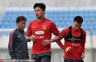 玩球网报：曝莱斯特城1千万英镑报价张琳芃 留洋梦成真?