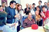 博彩资讯：赌王何鸿燊庆祝94岁生日 三太亲自下厨做菜(图)