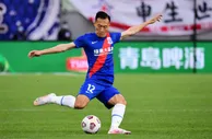 吴曦谈骨折仍坚持踢完上海德比：很疼，但对丢分的担忧忽略了疼痛