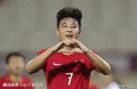 足球资讯：终极预测！国足首发大变样，后腰奇兵出场，李铁重用3大归化