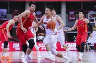篮球资讯：CBA赛场再次爆发冲突！杜润旺和付豪险些打起来，裁判及时灭火