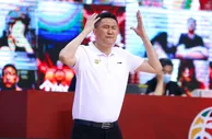 篮球资讯：CBA京粤巅峰之战，杜锋连折3员虎将，广东男篮束手就擒为上策