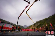 西康高铁全线首孔箱梁完成浇筑