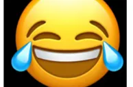 因为啥事儿这么开心？比达尔晒笑哭表情图，配文：晚安