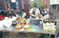 新疆喀什古城夜市：网红打卡地带火夜经济