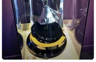 经典回顾????拉莫斯晒被自己摔坏的国王杯奖杯，祝贺皇马夺冠