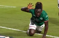 慎点！你不要过来啊！墨联赛球员进球后上演戈米式“僵尸爬”庆祝