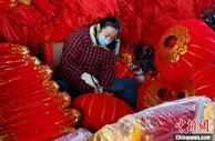 安徽合肥：赶制灯笼供应节日市场