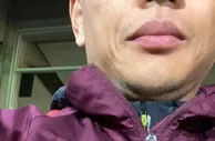 为国足加油，周通身穿中国队训练服现场观战