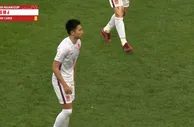 阳敏杰与韩国球员发生冲突被黄牌警告