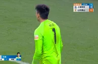 今日门神！申花门将马镇发挥稳健✋全场4次扑救5次解围零封泰山