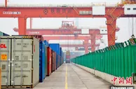 浙江义乌：动感单车“乘”中欧班列销往海外