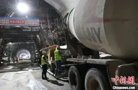 广汕高铁全线首座一级高风险特长隧道贯通