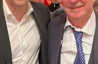 将帅重逢！范佩西社媒晒出与弗格森爵士的合照