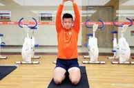 鲁媒：缓解精神和身体疲劳，泰山队邀请瑜伽教练给队员上瑜伽课