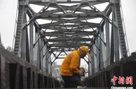 铁路钢梁桥上的“乐师”