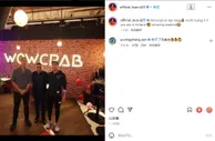 戴伟浚、张玉宁在荷兰品尝海鲜大餐，张玉宁调侃：吃不了兜着走