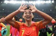 王霜：全国三八红旗手对我是很大鼓励，小王也会继续努力