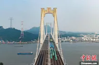 五峰山长江大桥南北公路接线开通