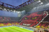 震撼????米兰vs国米Tifo：红色魔鬼凝视北看台