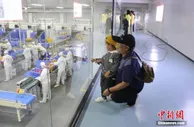 中国网红小吃引发“舌尖旅游”热