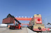 中欧班列十年：不仅运输汽车和电脑，还吸引大众货物