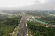 成都天府机场高速南线14日24时通车 成都至宜宾2.5小时直达